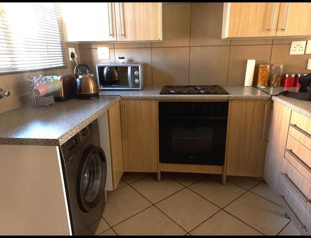 2 BEDROOM PROPERTY TO RENT IN MONAVONI